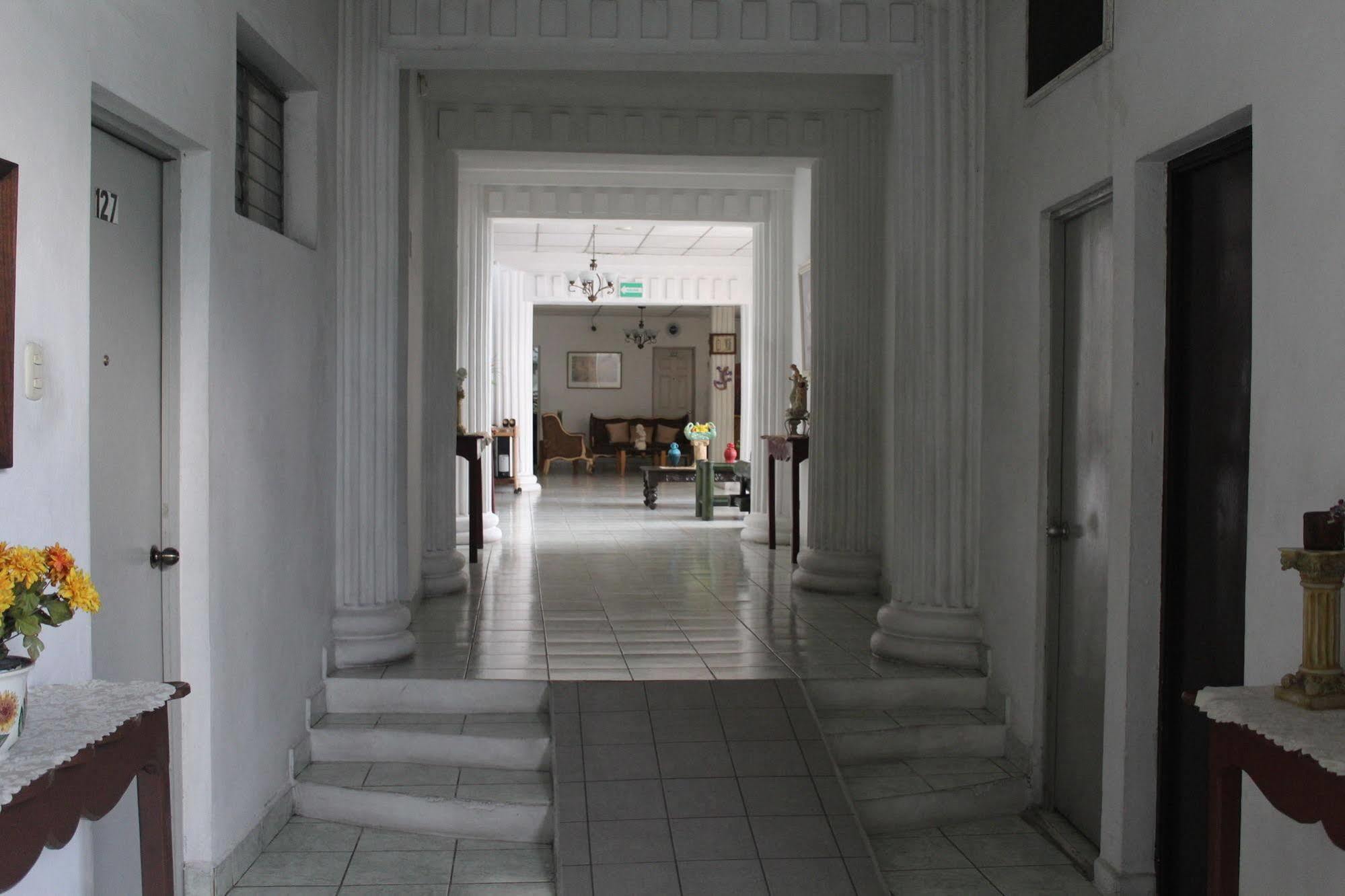Hotel Grecia Real San Salvador Exterior foto